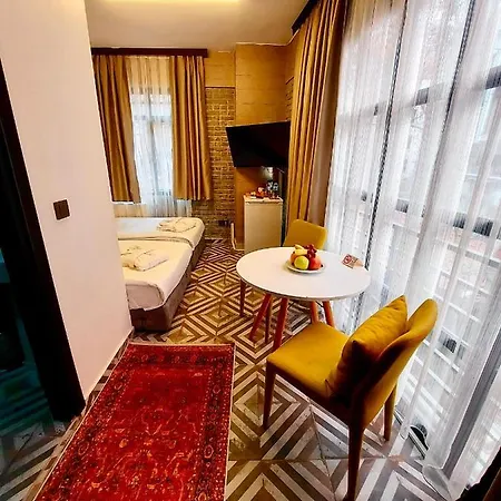 Hotel Mates Port 5*