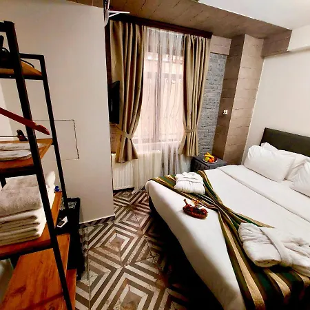 Szálloda Mates Port 5*