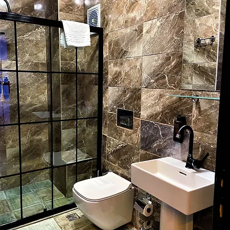 Mates Port Hotell 5*