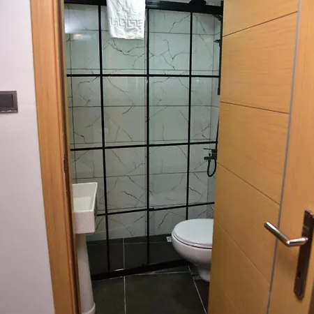 Mates Port Hotell 5*